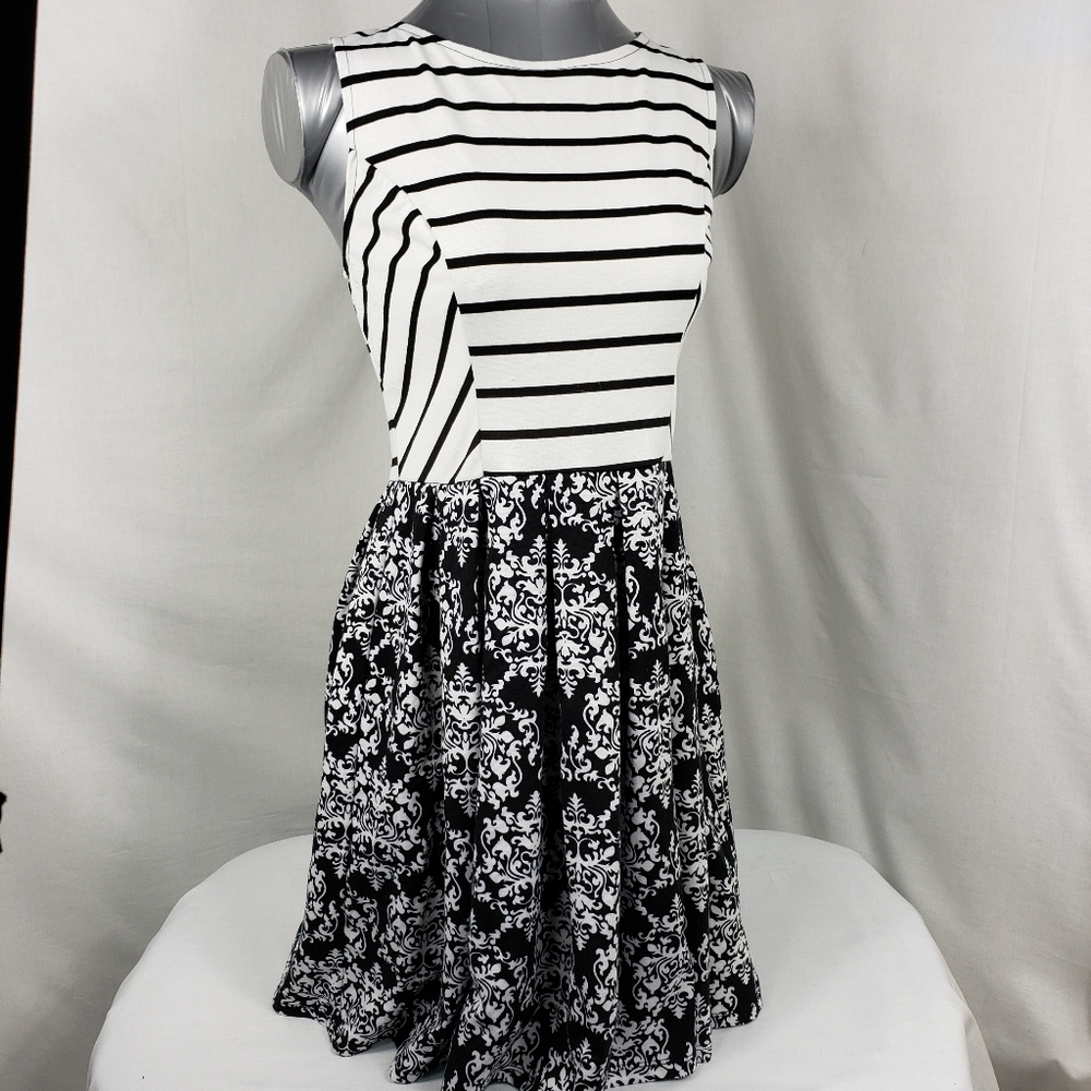 Xhilaration Midi Stripped Dress